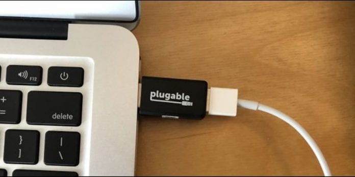 Cómo detener la filtración de datos de los puertos públicos de carga USB