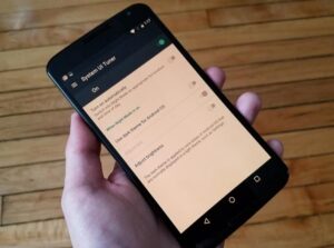 Habilitar el ajuste de "Modo Nocturno" oculto en el turrón de Android 7.0